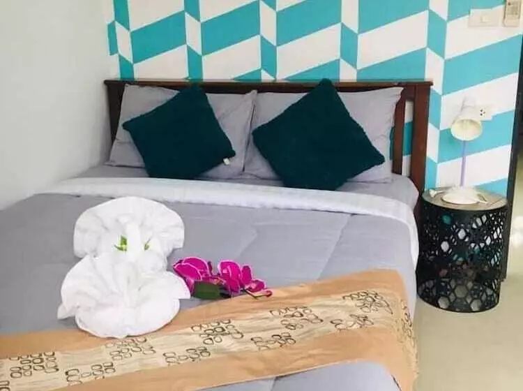 Отель Lanta Grand House