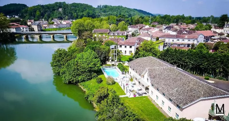 Отель N'atura Hôtel