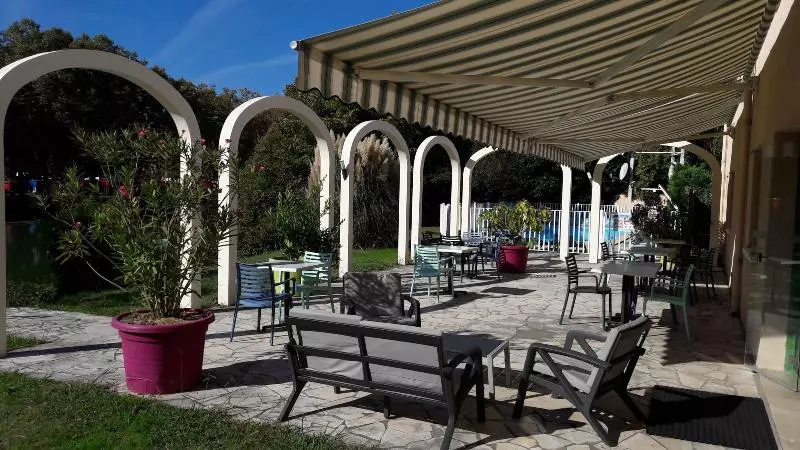 Отель N'atura Hôtel