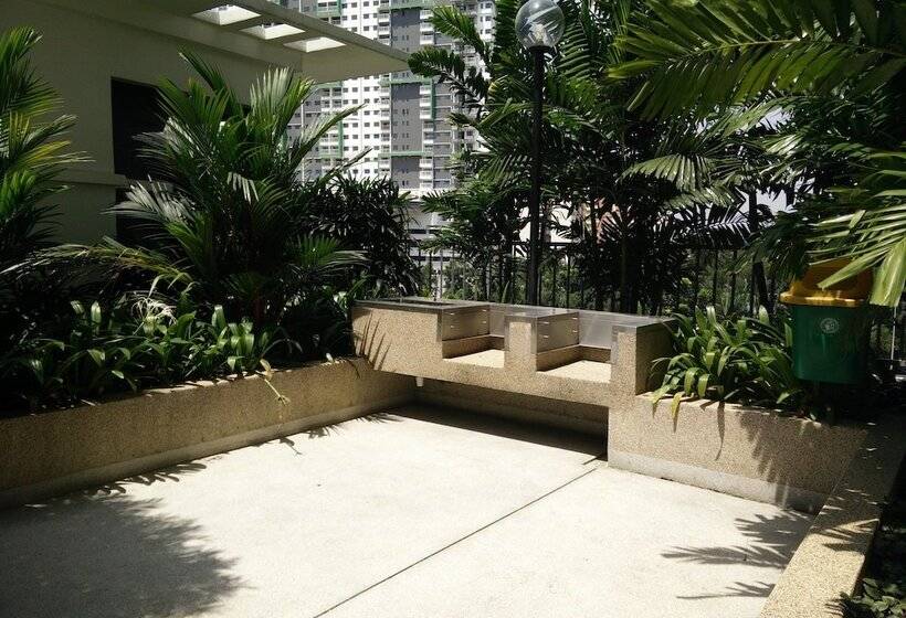 Indah Alam Vacation Home