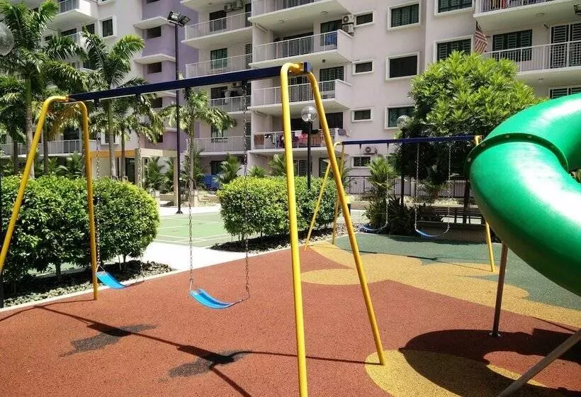 Indah Alam Vacation Home