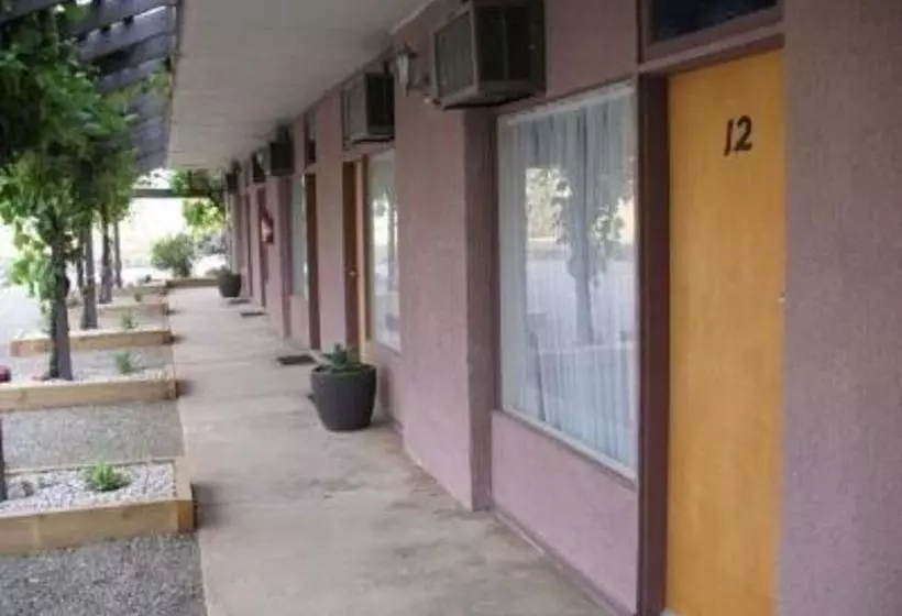 モーテル London Motor Inn