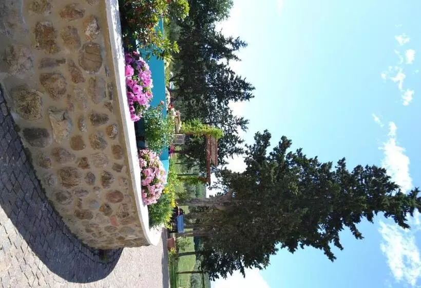 ホテル Agriturismo La Dolce Collina