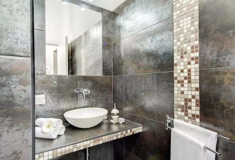 هتل B&b Colosseo Panoramic Rooms