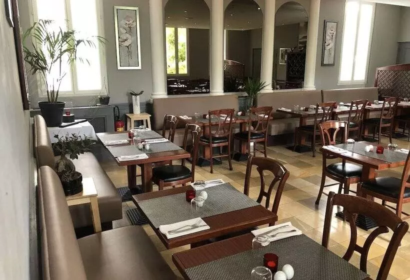 Отель De France