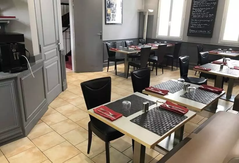 Отель De France