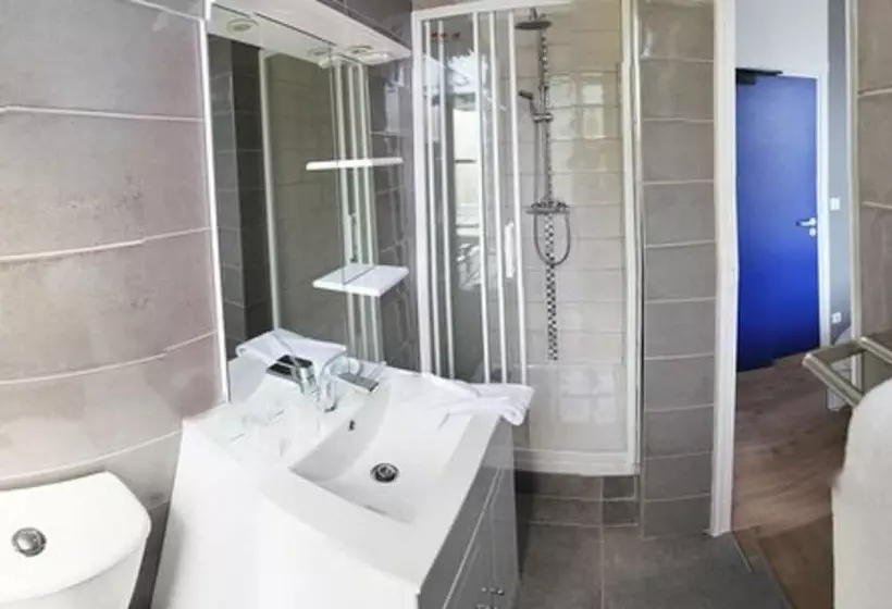 Отель De France