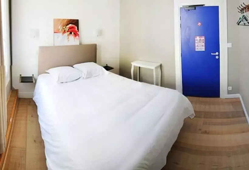 Отель De France