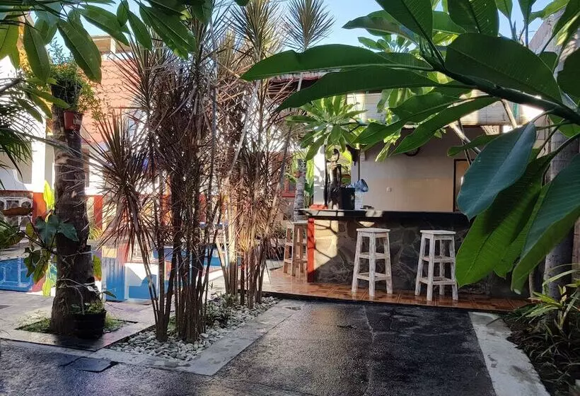 Отель Gili Bagaz Cottages