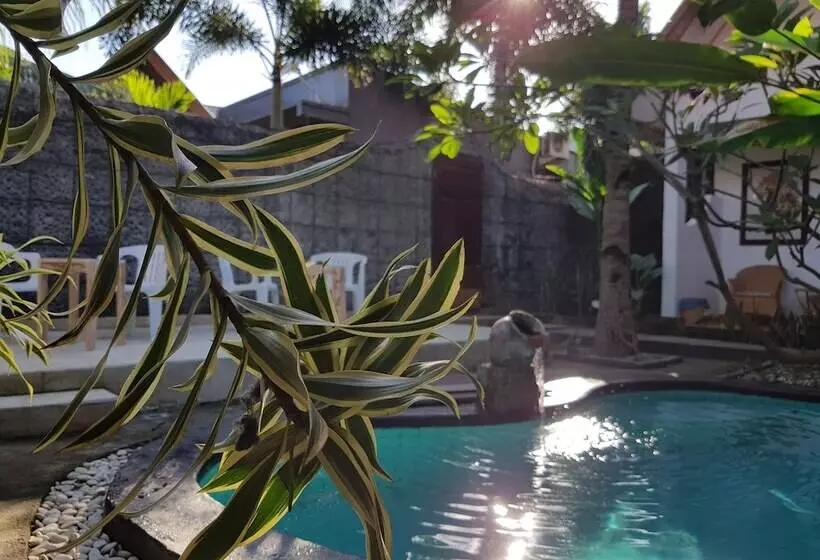 Отель Gili Bagaz Cottages