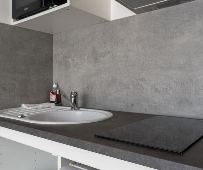 Отель Libera Caen Colombelles