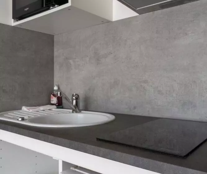 ホテル Libera Caen Colombelles