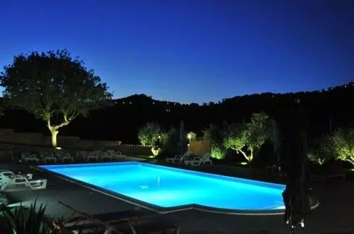 هتل Agriturismo Poggio Agli Ulivi