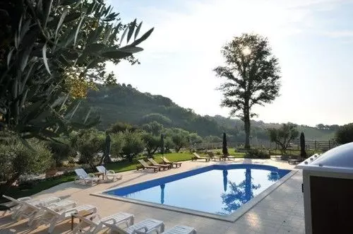 هتل Agriturismo Poggio Agli Ulivi