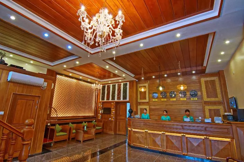 هتل Royal Pearl