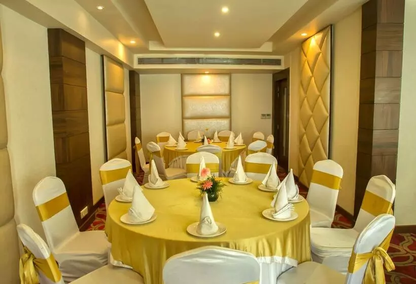 호텔 Sarovar Portico Jalandhar