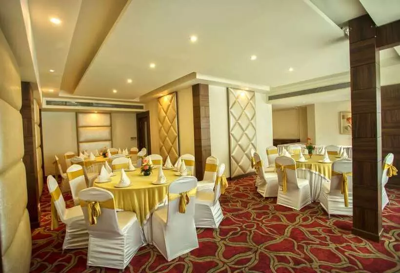 호텔 Sarovar Portico Jalandhar