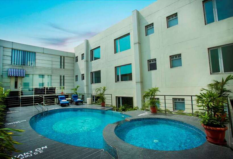 هتل Sarovar Portico Jalandhar