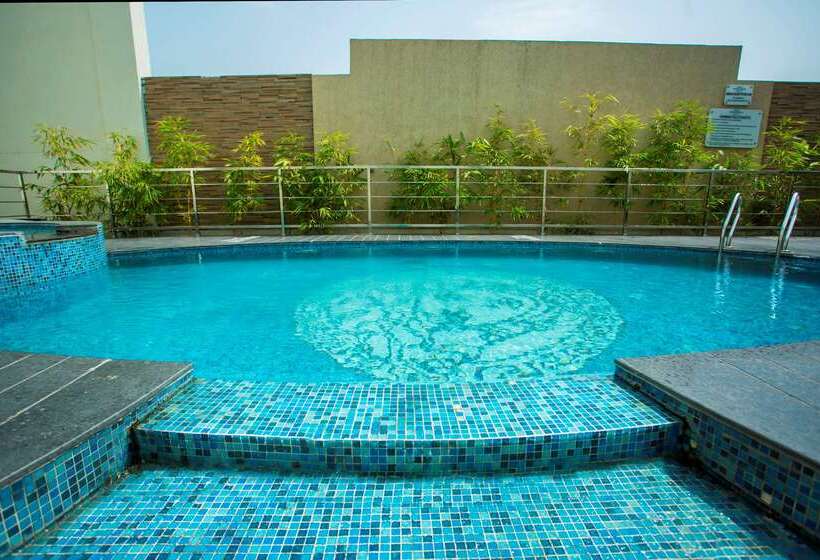 هتل Sarovar Portico Jalandhar