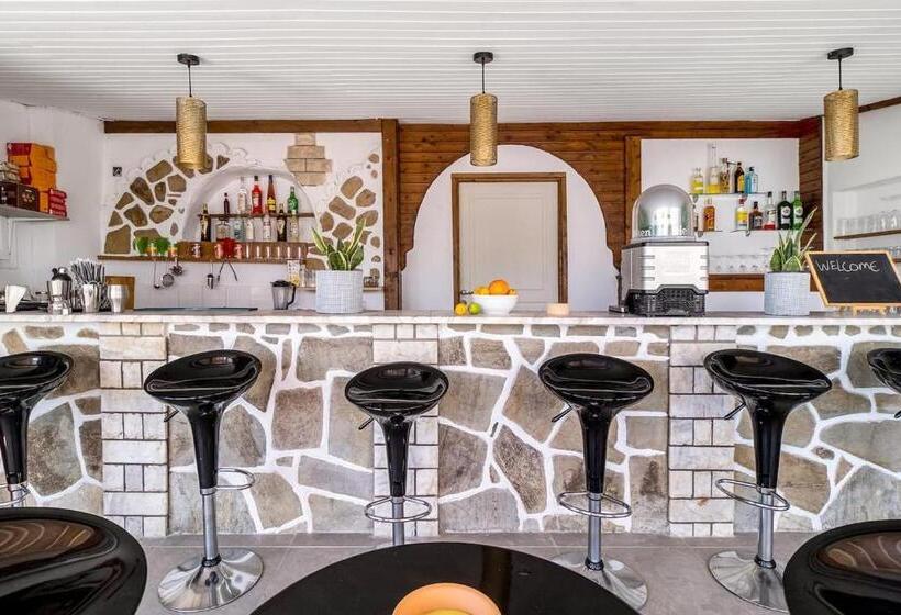 فندق Chakalaka Resort