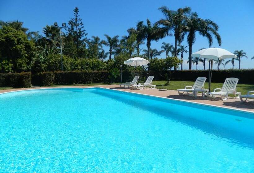 Отель Agriturismo La Grevillea