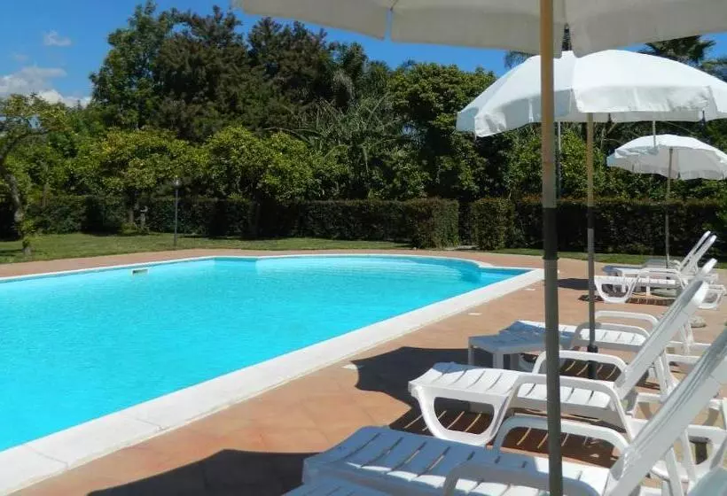 هتل Agriturismo La Grevillea