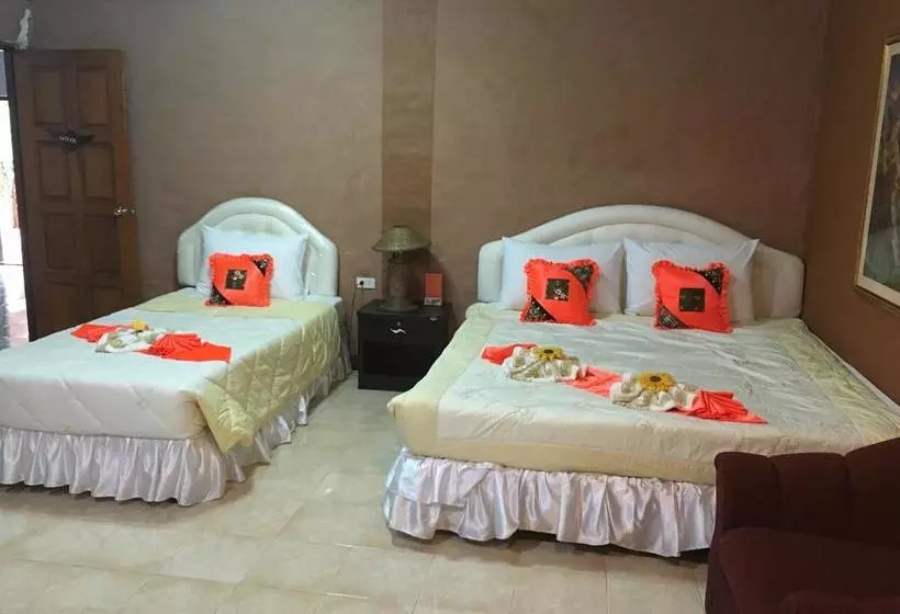 Baandin Resort And Restaurant