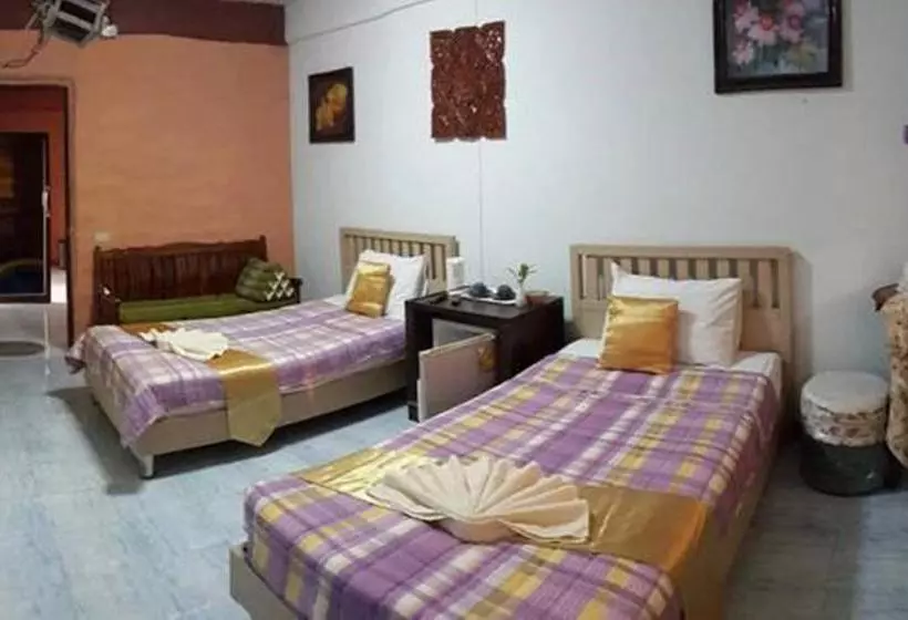 Baandin Resort And Restaurant