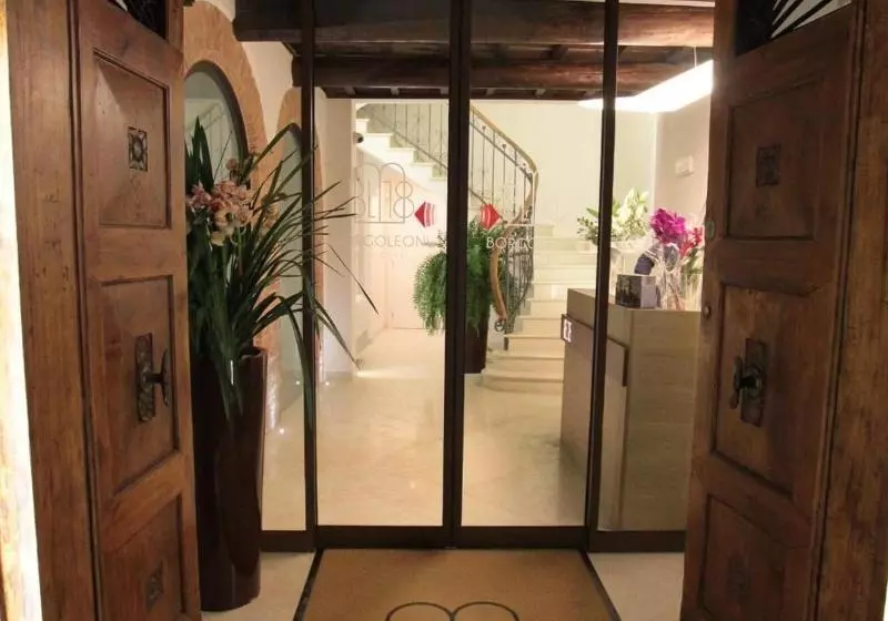 تختخواب و صبحانه Borgoleoni 18 Room And Breakfast