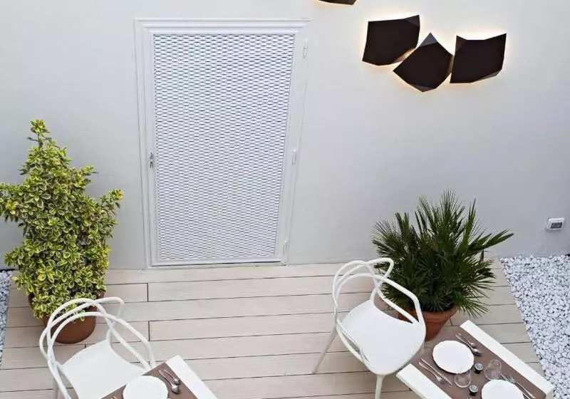 تختخواب و صبحانه Borgoleoni 18 Room And Breakfast