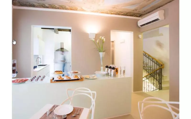 تختخواب و صبحانه Borgoleoni 18 Room And Breakfast