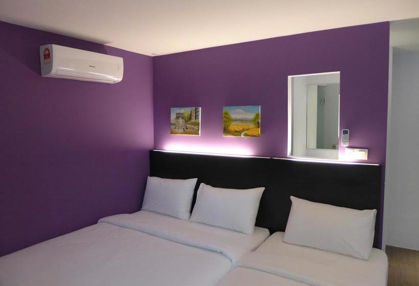 בית מלון כפרי Eiffel  Kelana Jaya