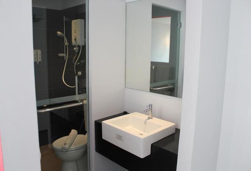 בית מלון כפרי Eiffel  Kelana Jaya