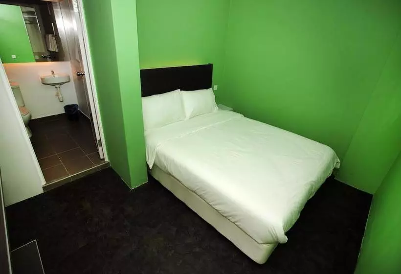 ホテル Eiffel  Kelana Jaya