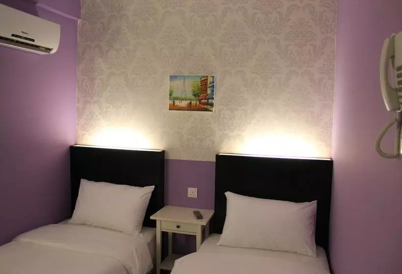 ホテル Eiffel  Kelana Jaya