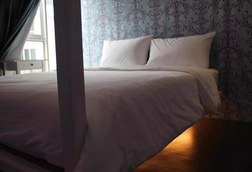 ホテル Eiffel  Kelana Jaya