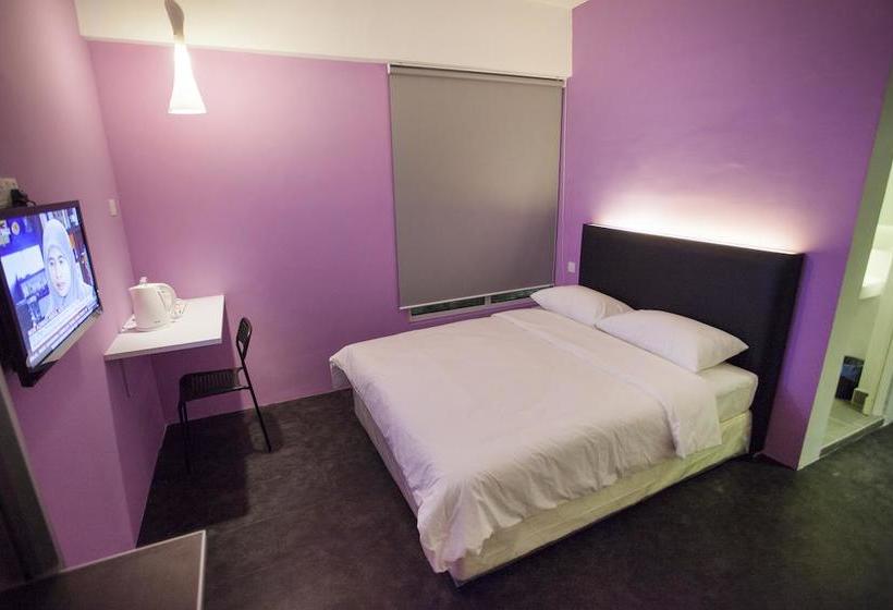 בית מלון כפרי Eiffel  Kelana Jaya