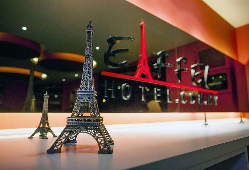 בית מלון כפרי Eiffel  Kelana Jaya