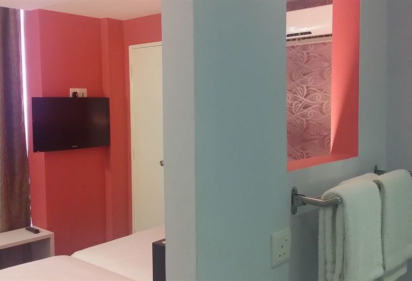 בית מלון כפרי Eiffel  Kelana Jaya