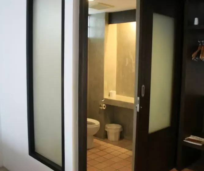 هتل Baan Ing Ping