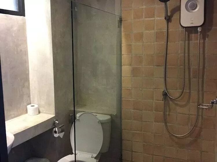 هتل Baan Ing Ping