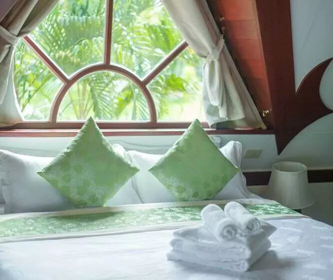 בית מלון כפרי Coco Palace Resort