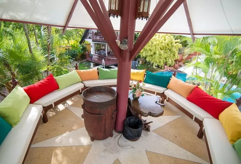 בית מלון כפרי Coco Palace Resort