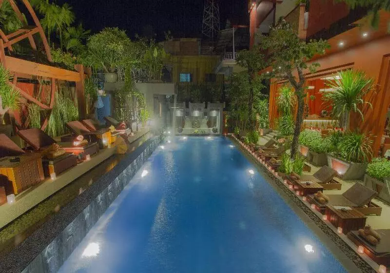 هتل Golden Temple Residence