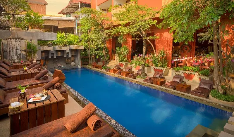 هتل Golden Temple Residence