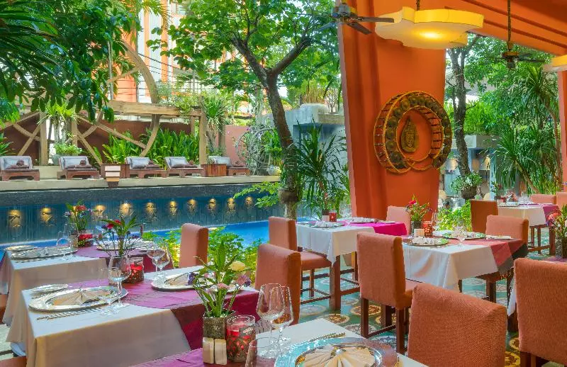 هتل Golden Temple Residence