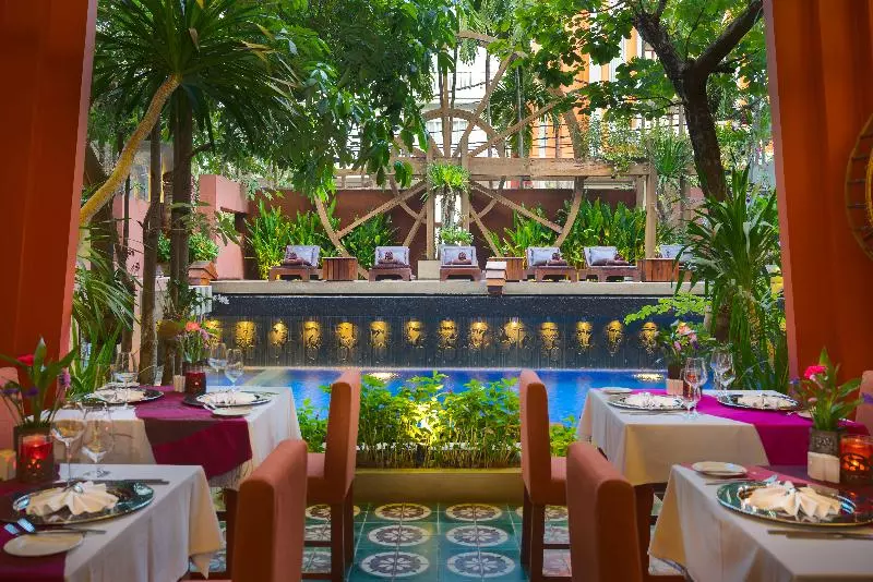 هتل Golden Temple Residence