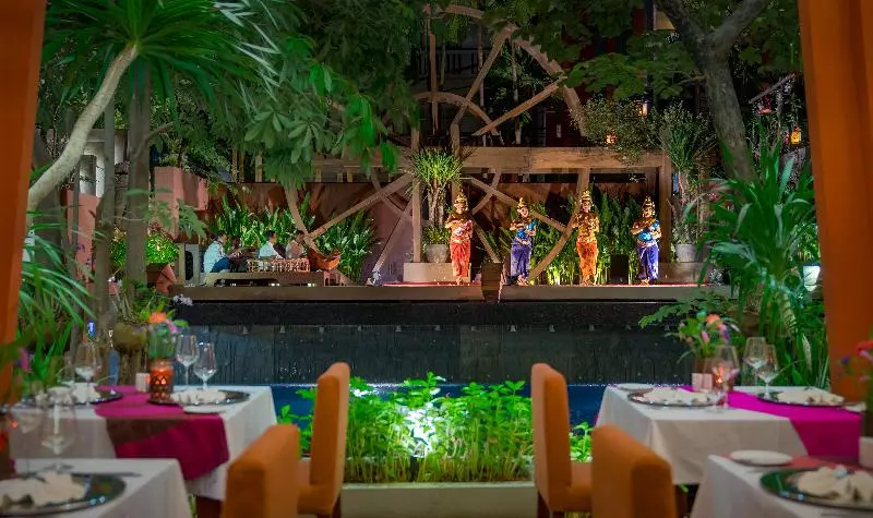 هتل Golden Temple Residence