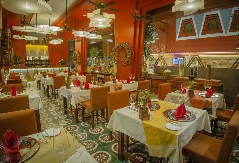 هتل Golden Temple Residence