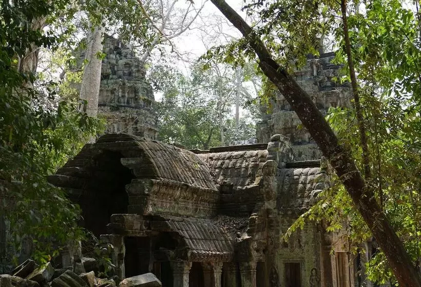 هتل Golden Temple Residence